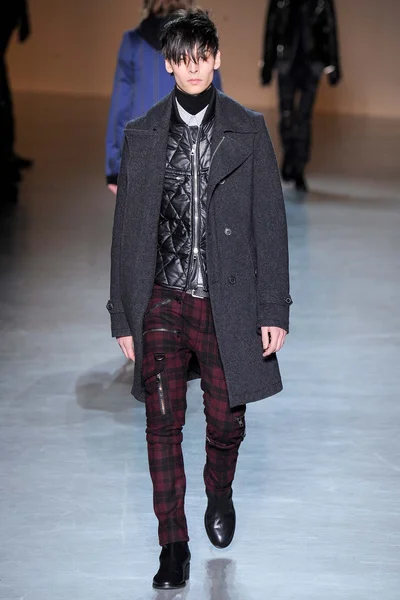 Look 25